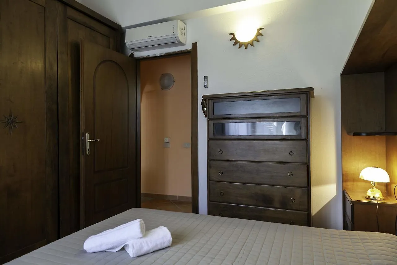 Aria Di Vacanza - Pertini Loiri Porto San Paolo Tatil Evi